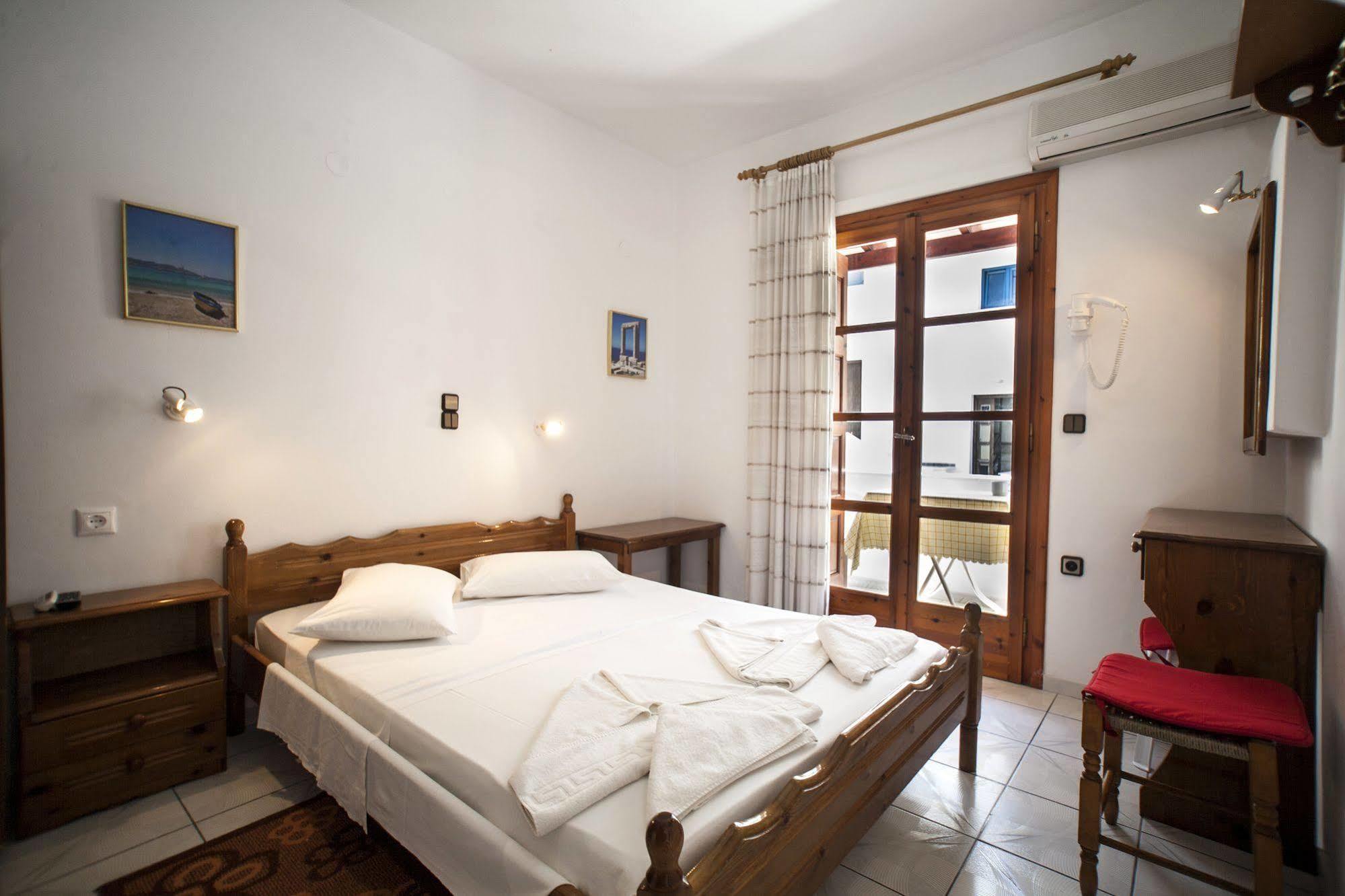 Kapetanos Rooms Naxos City Buitenkant foto